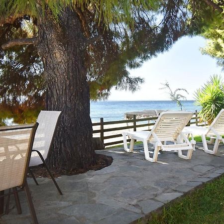 Barlee Beach Front House, Metamorfosi Екстер'єр фото